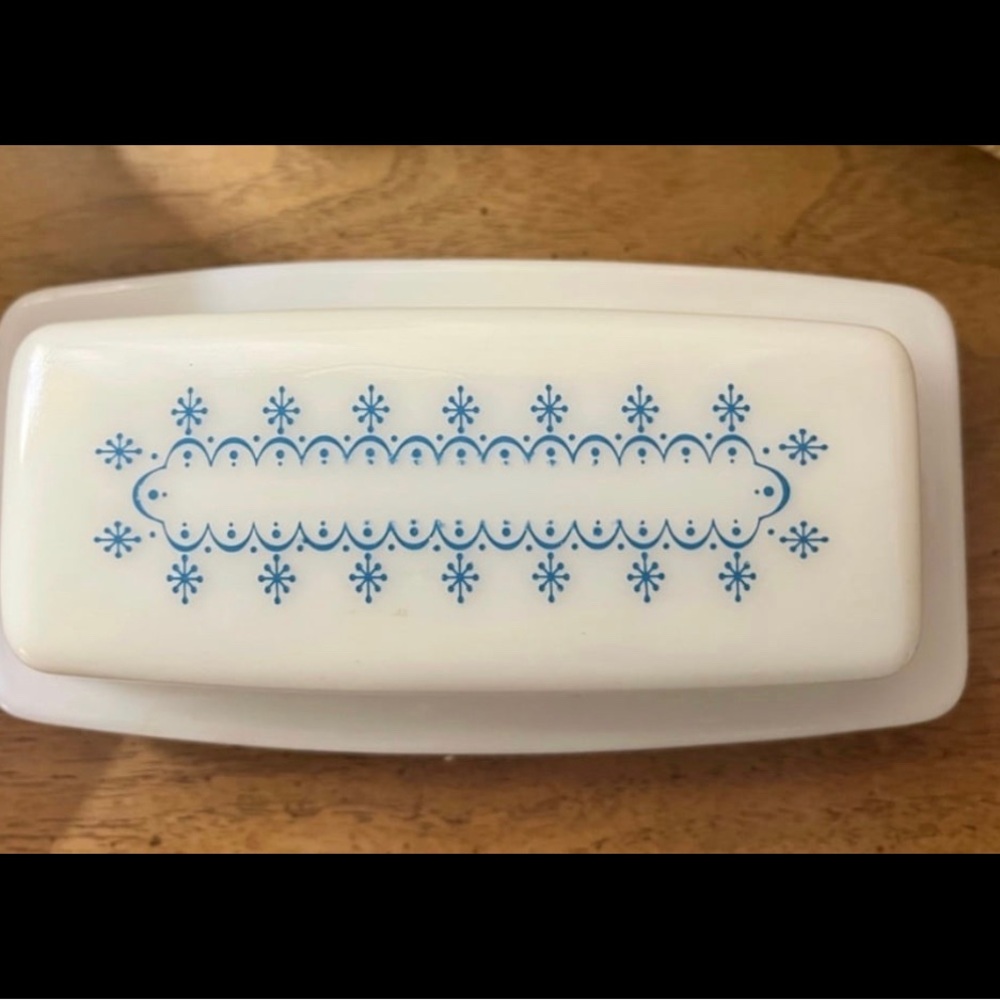 Vintage Pyrex Blue Snowflake Garland Butter Dish